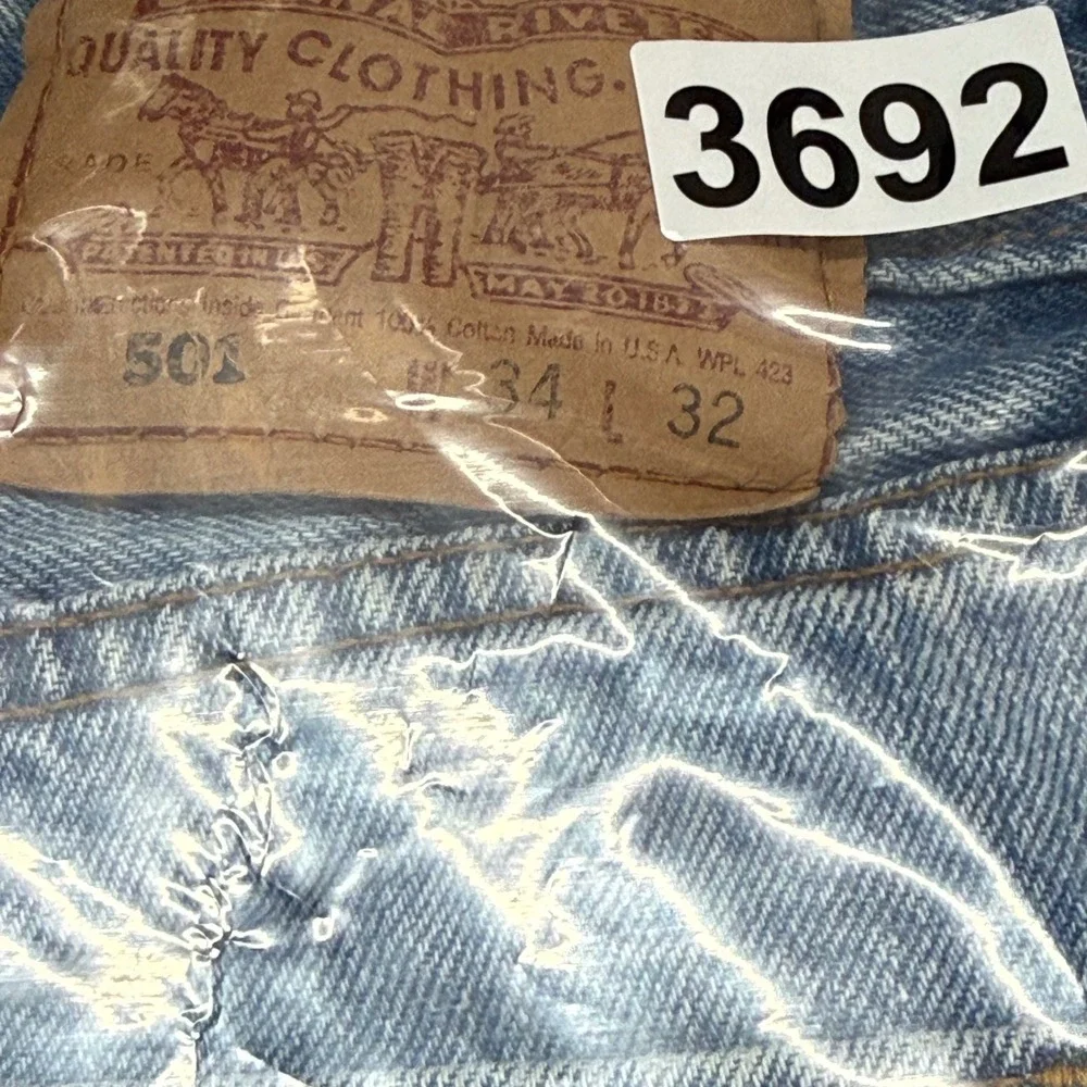 Levis 501-0193 Mens‎ Vintage 1996 Made in USA Light Wash Straight Jeans 34x32